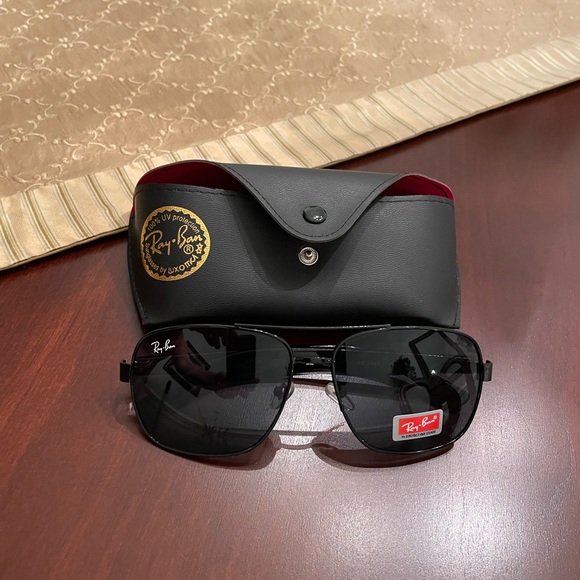 Ray Ban 3483 polarized gun metal sunglasses. Never been worn. - Picture 2 of 9